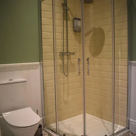Tobervilla Guest house *